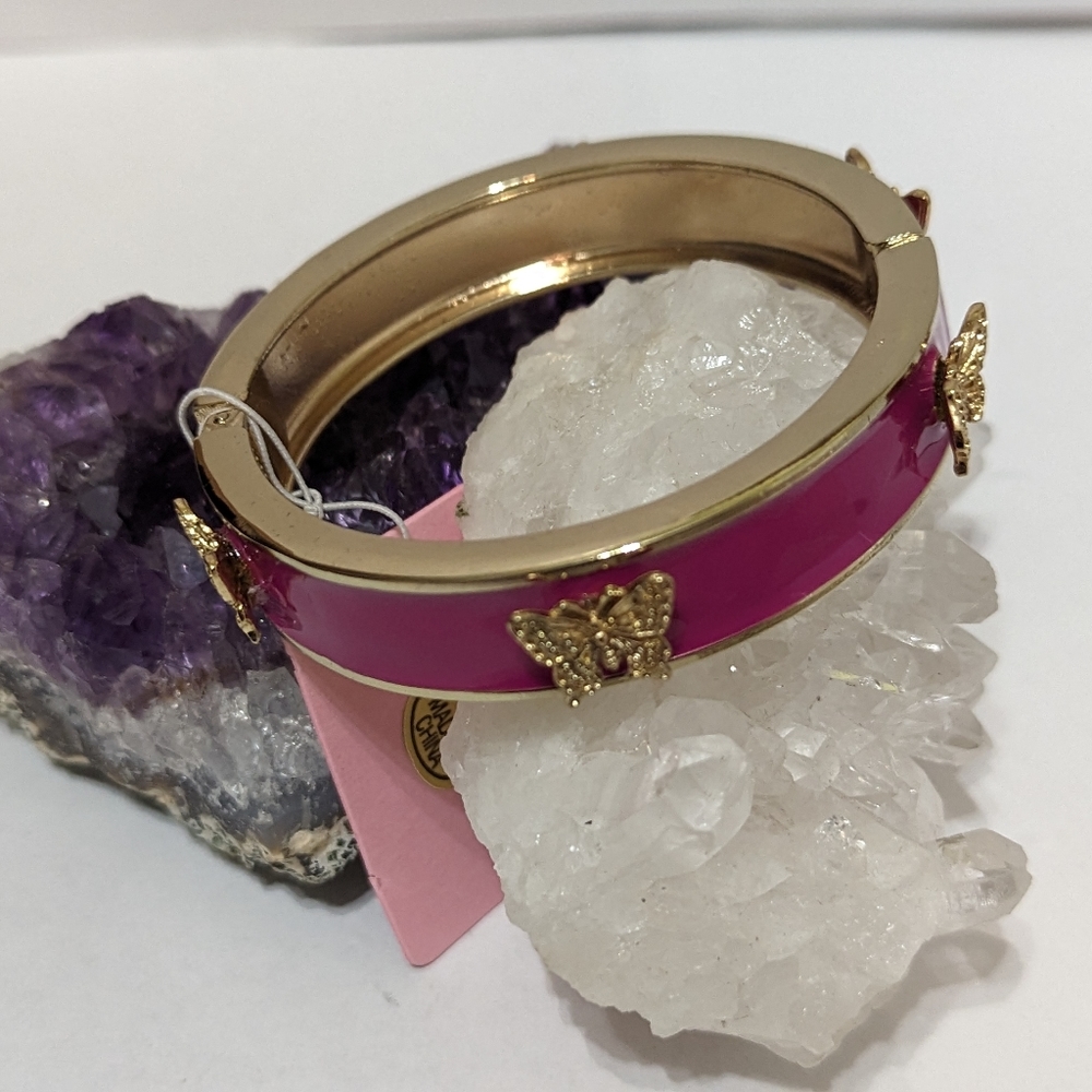 Butterfly Hinge Bangle - Picture 6 of 8